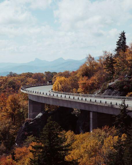 Picture of the viaduct on the Blue Ridge Parkway